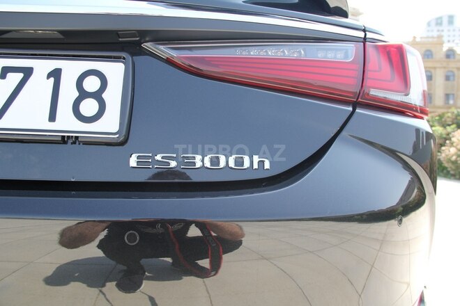 Lexus ES 300h 2023, 27,000 km - 2.5 l - Bakı