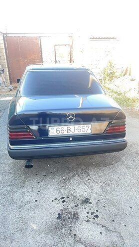 Mercedes E 200 1991, 410,000 km - 2.0 l - Sumqayıt