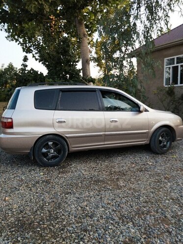 Kia Carens 2004, 215,000 km - 2.0 l - Sabirabad