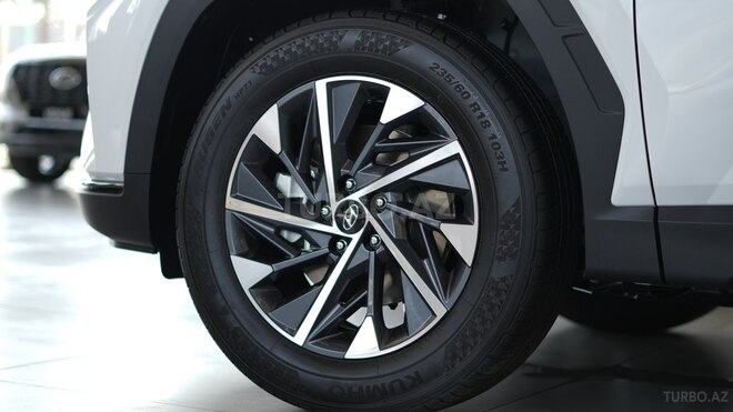 Hyundai Tucson L-6