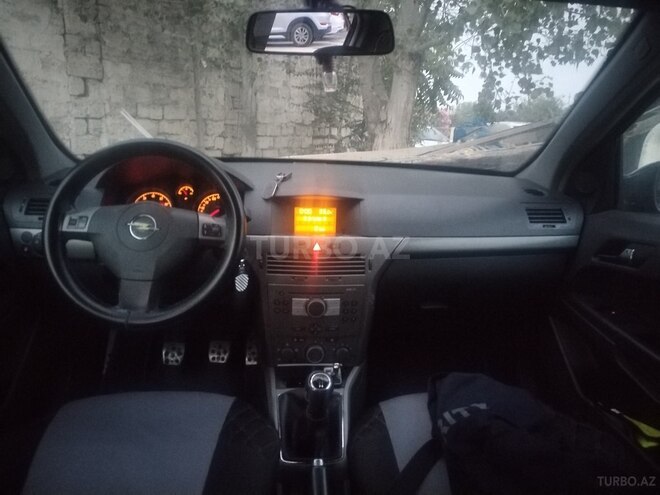 Opel Astra 2004, 176,000 km - 1.4 l - Bakı