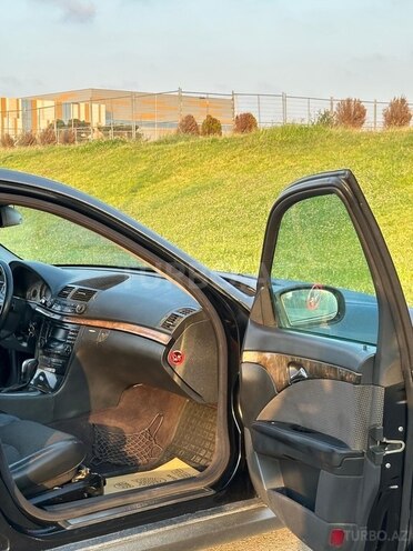 Mercedes E 270 2003, 395,000 km - 2.7 l - Bakı