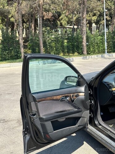 Mercedes E 270 2003, 395,000 km - 2.7 l - Bakı