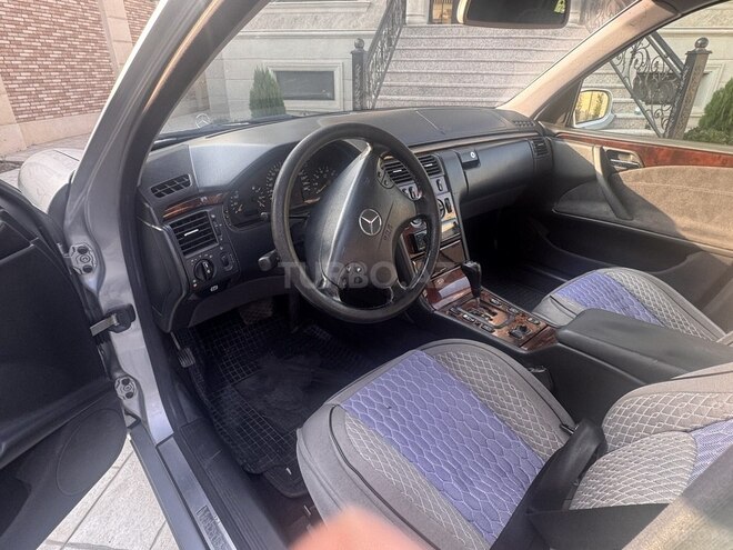 Mercedes E 280 1999, 490,000 km - 2.8 l - Bakı
