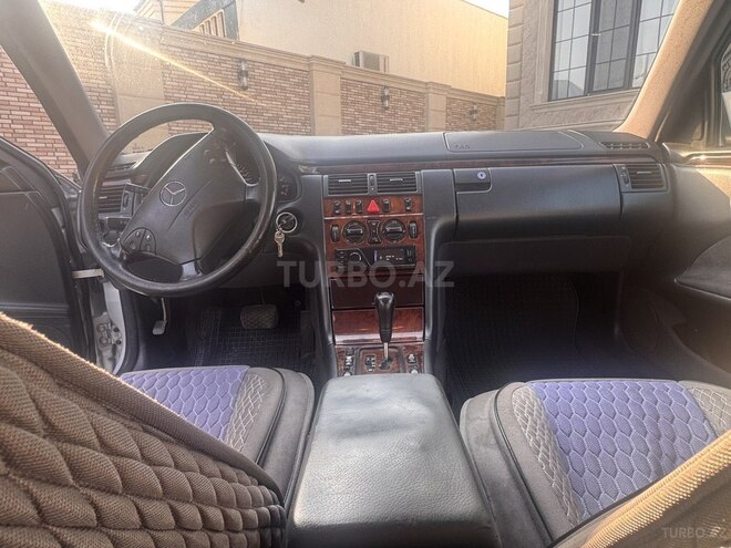 Mercedes E 280 1999, 490,000 km - 2.8 l - Bakı
