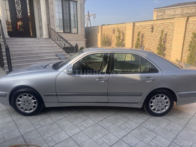 Mercedes E 280 1999, 490,000 km - 2.8 l - Bakı