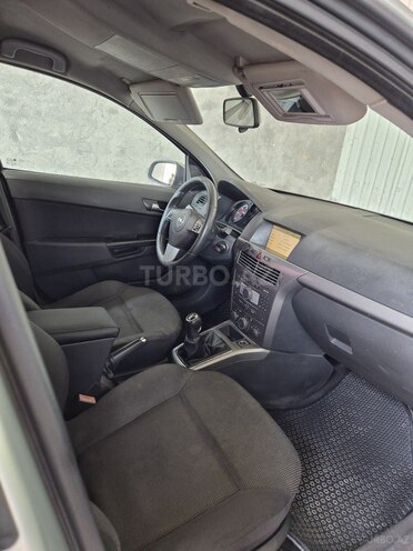 Opel Astra 2006, 213,594 km - 1.3 l - Şəki