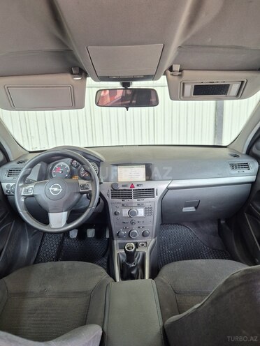 Opel Astra 2006, 213,594 km - 1.3 l - Şəki
