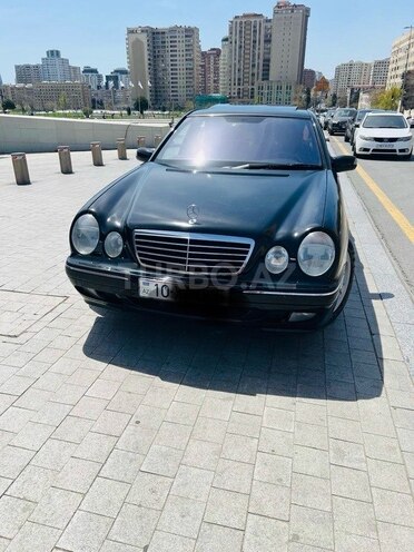 Mercedes E 240 2000, 270,000 km - 2.4 l - Bakı