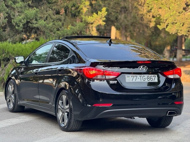 Hyundai Elantra-6