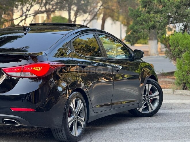 Hyundai Elantra-9