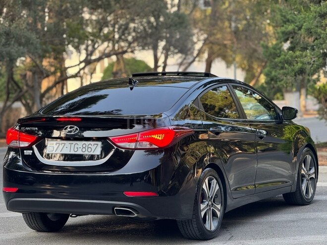 Hyundai Elantra-8