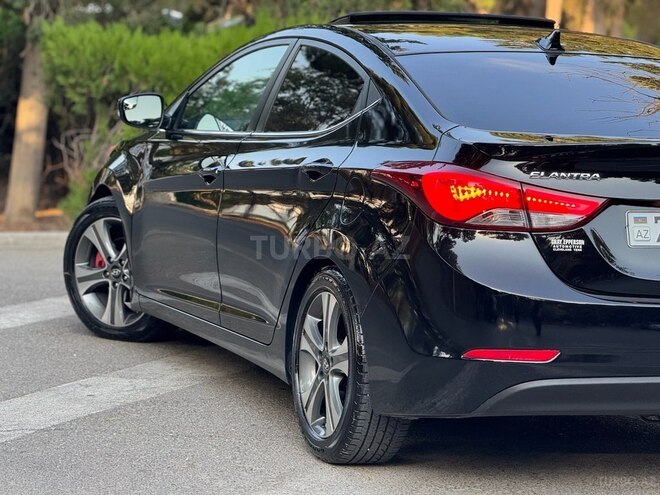Hyundai Elantra-10