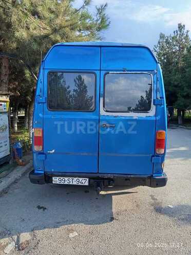 Mercedes 208 D 1991, 200,000 km - 2.3 л - Şirvan