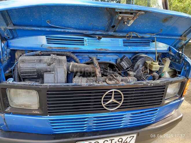 Mercedes 208 D 1991, 200,000 km - 2.3 л - Şirvan
