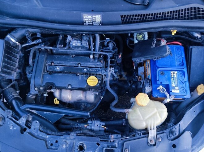 Opel Corsa 2009, 296,000 km - 1.4 l - Gəncə
