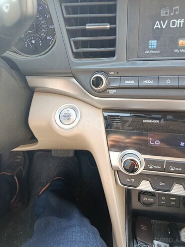 Hyundai Elantra 2018, 33,796 km - 2.0 l - Sumqayıt