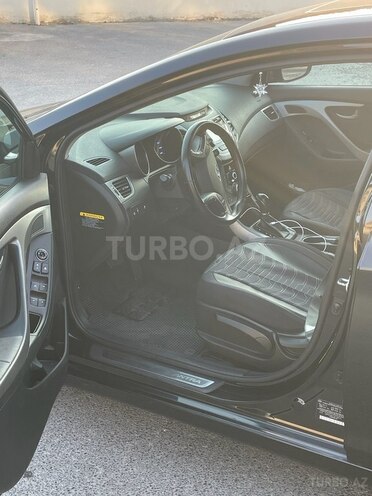 Hyundai Elantra 2015, 131,800 km - 1.8 l - Bakı