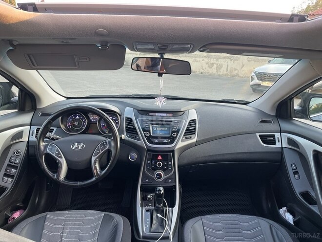 Hyundai Elantra 2015, 131,800 km - 1.8 l - Bakı