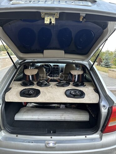 Opel Astra 2000, 300,000 km - 1.6 л - Qusar