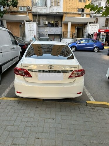Toyota Corolla 2013, 173,000 km - 1.6 l - Bakı