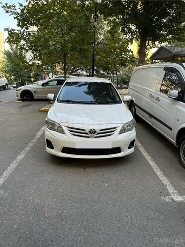 Toyota Corolla 2013, 173,000 km - 1.6 l - Bakı
