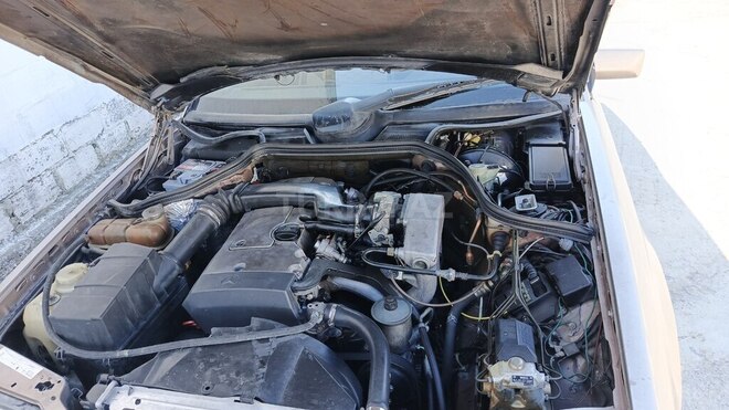 Mercedes E 200 1993, 175,065 km - 2.0 л - Bakı