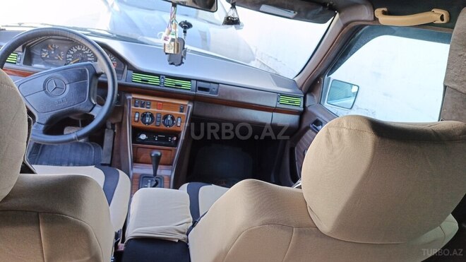 Mercedes E 200 1993, 175,065 km - 2.0 л - Bakı