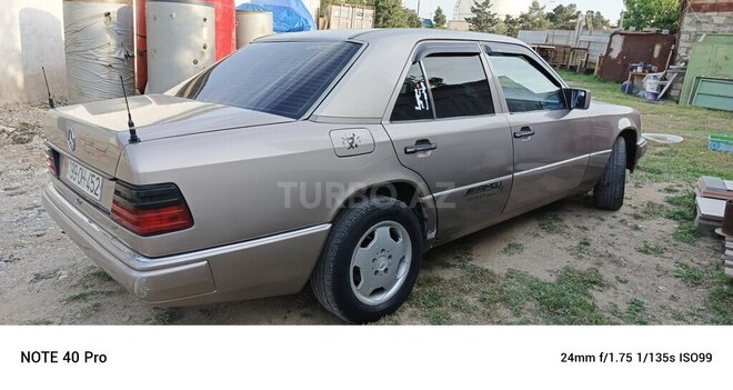 Mercedes E 200 1993, 175,065 km - 2.0 л - Bakı