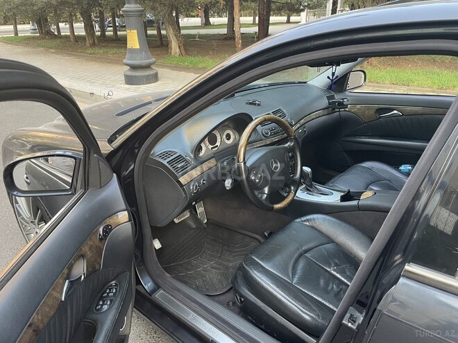 Mercedes E 240 2002, 281,000 km - 2.6 l - Bakı