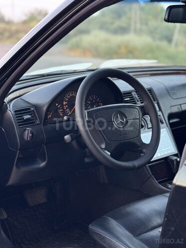 Mercedes C 230 2000, 253,000 km - 2.3 l - Saatlı