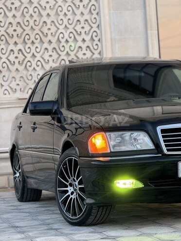 Mercedes C 230 2000, 253,000 km - 2.3 l - Saatlı