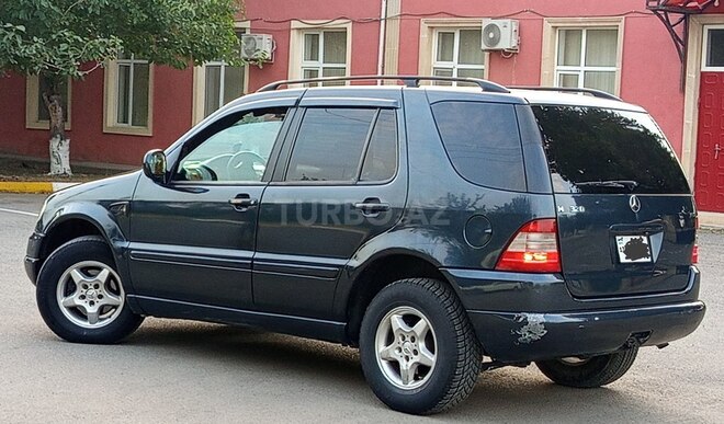 Mercedes ML 320 2000, 245,000 km - 3.2 l - Bakı