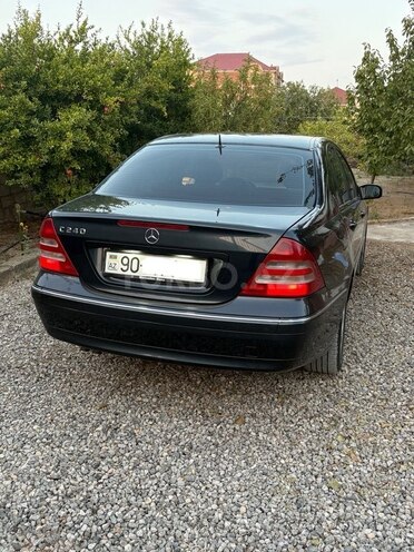 Mercedes C 240 2002, 334,000 km - 2.6 l - Xırdalan