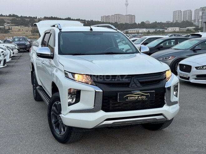 Mitsubishi L200-1