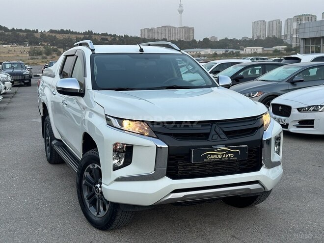 Mitsubishi L200-2