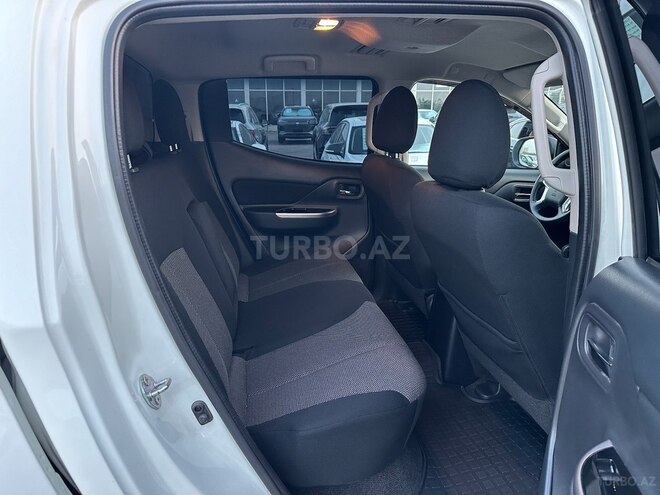 Mitsubishi L200-18