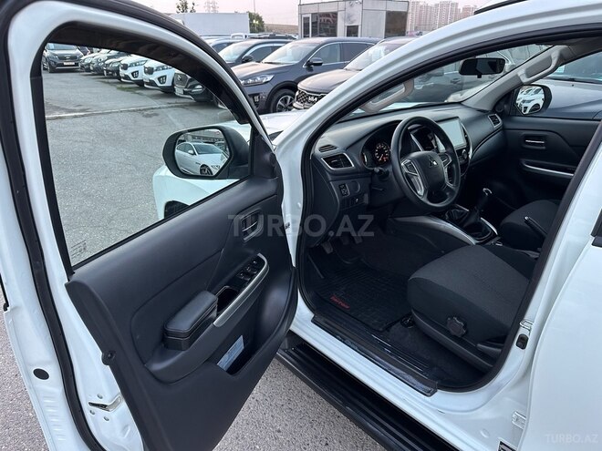 Mitsubishi L200-15