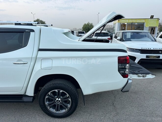 Mitsubishi L200-20