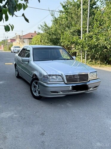 Mercedes C 220 1996, 555,000 km - 2.2 l - Quba