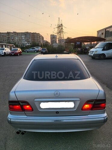 Mercedes E 270 1999, 275,000 km - 2.7 l - Bakı