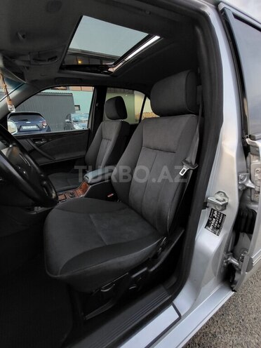 Mercedes E 270 1999, 275,000 km - 2.7 l - Bakı