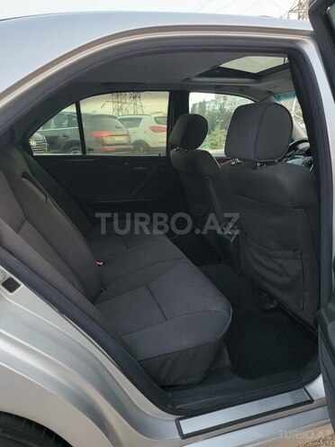 Mercedes E 270 1999, 275,000 km - 2.7 l - Bakı