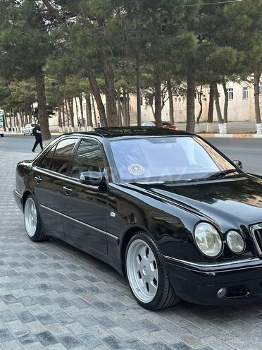 Mercedes E 240 1999, 500,000 km - 2.4 l - Sumqayıt