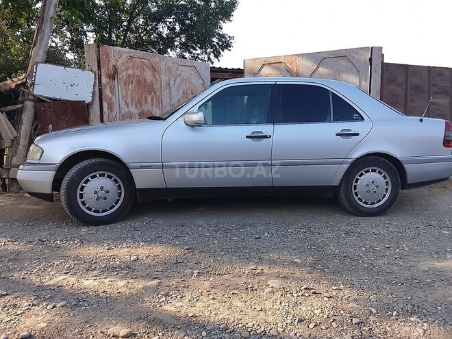Mercedes C 220 1994, 236,351 km - 2.2 l - Qusar