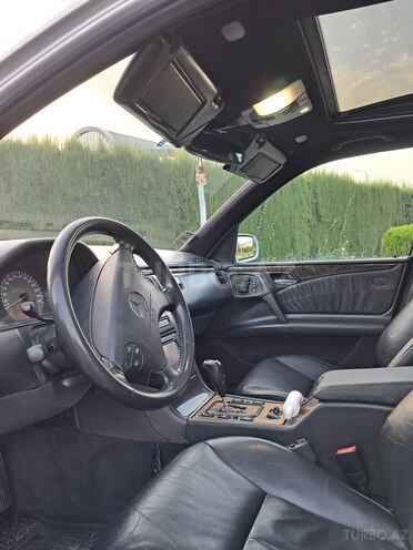 Mercedes E 270 2001, 331,000 km - 2.7 l - Ağcabədi