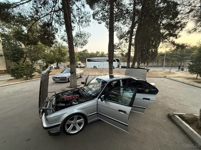 BMW 520 1995, 200,000 km - 2.0 l - Bakı