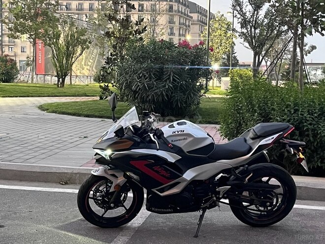 Kawasaki  2024, 3,400 km - 0.5 l - Bakı