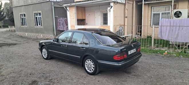 Mercedes E 280 4MATIC 2001, 318,000 km - 2.8 l - Bakı