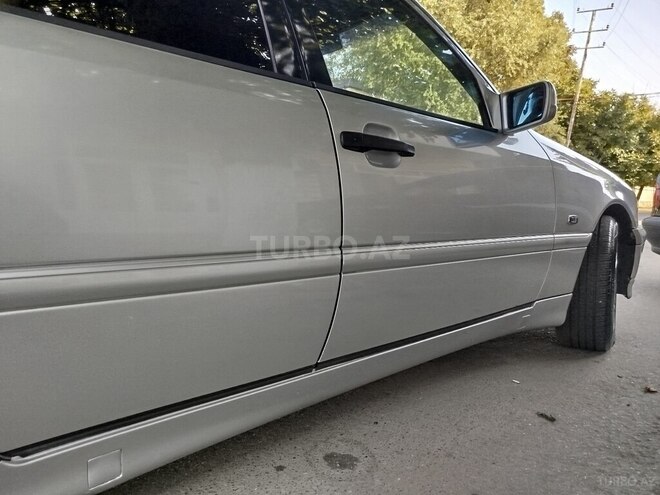 Mercedes C 200 1999, 439,032 km - 2.0 л - Balakən
